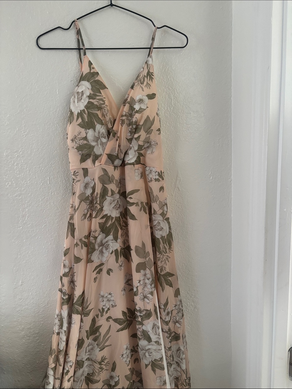 Charlotte Russe Peach Floral V-Neck Maxi Dress